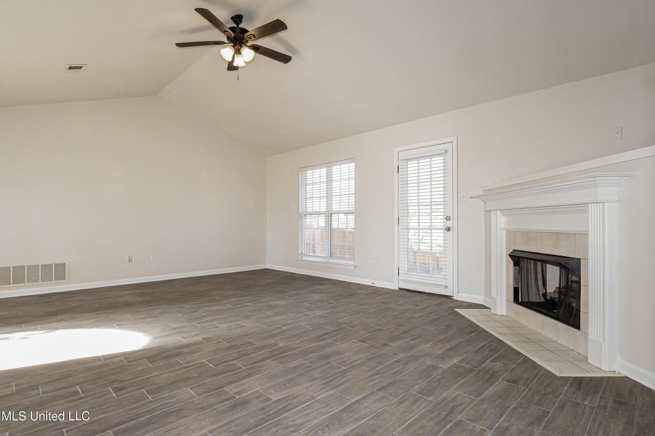 7495 Eleanor Cv - Photo 6 of 17