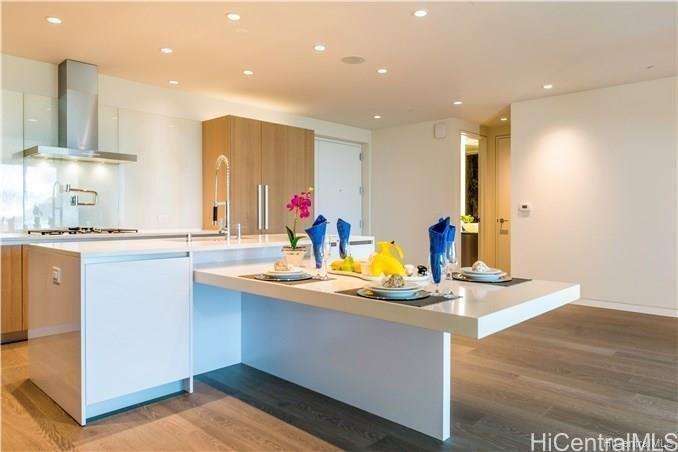 1118 Ala Moana Blvd #1102 - Photo 5 of 20