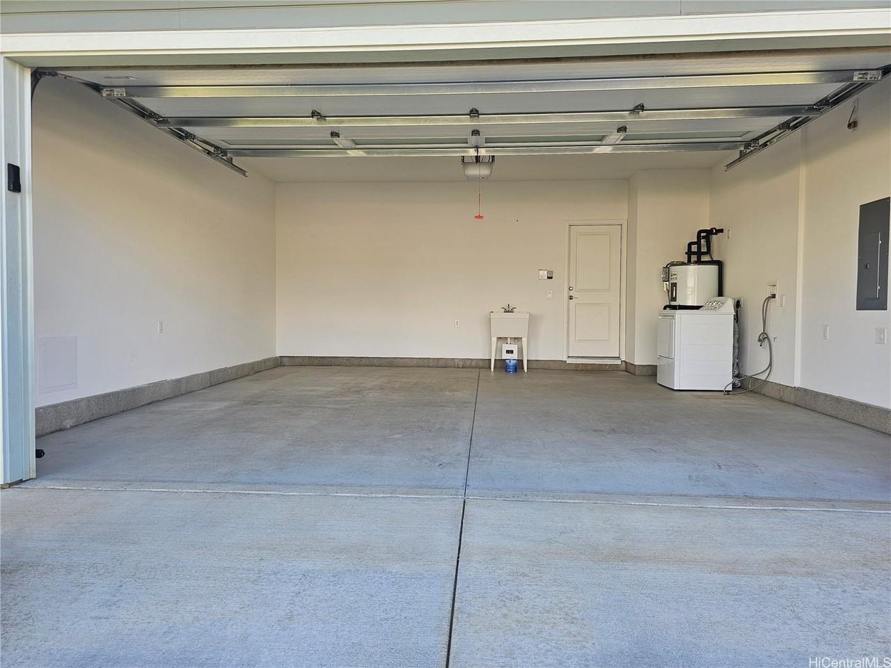 91-1841 Keaunui Dr #413 - Photo 4 of 11