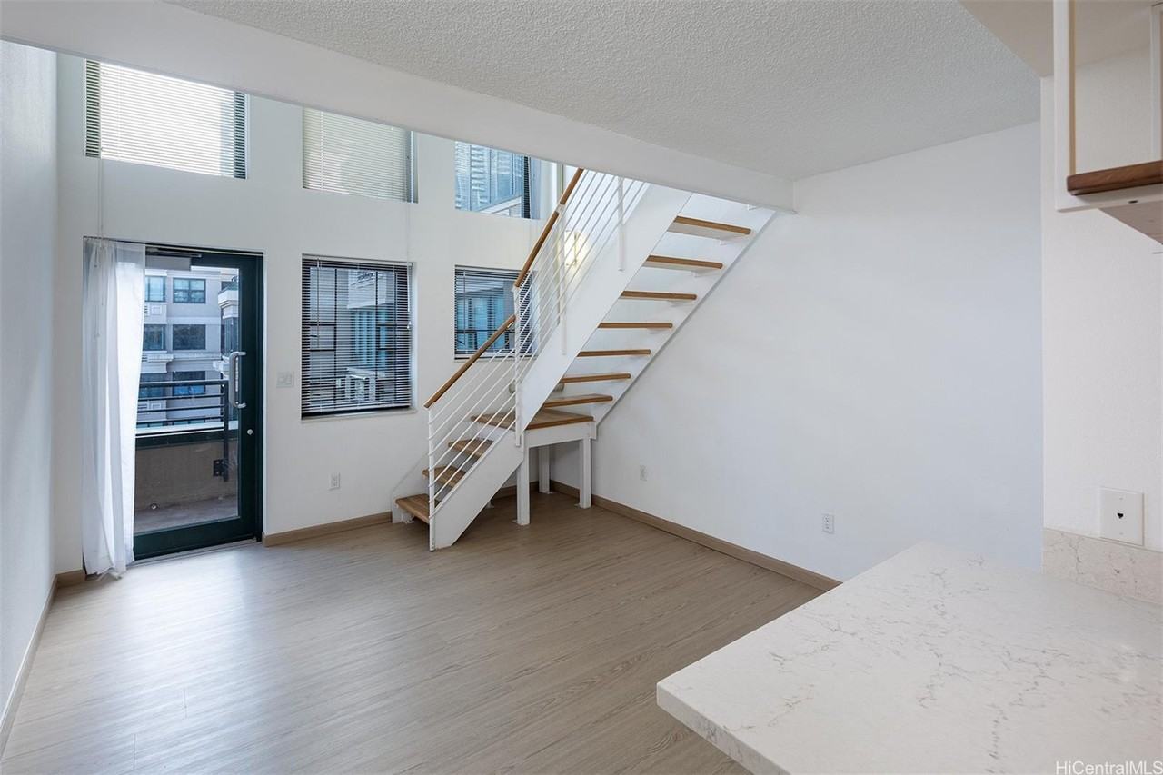 545 Queen St #622 - Photo 2 of 13