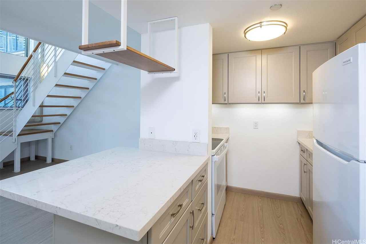 545 Queen St #622 - Photo 5 of 13