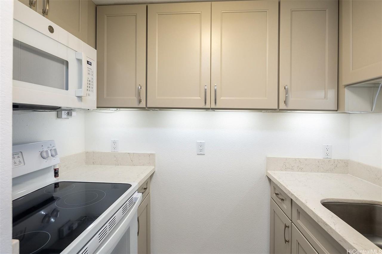 545 Queen St #622 - Photo 6 of 13