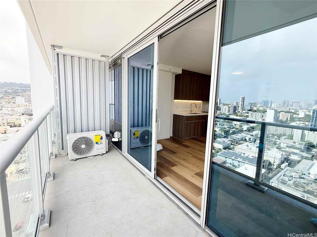 1515 Liona St #2208 - Photo 6 of 20