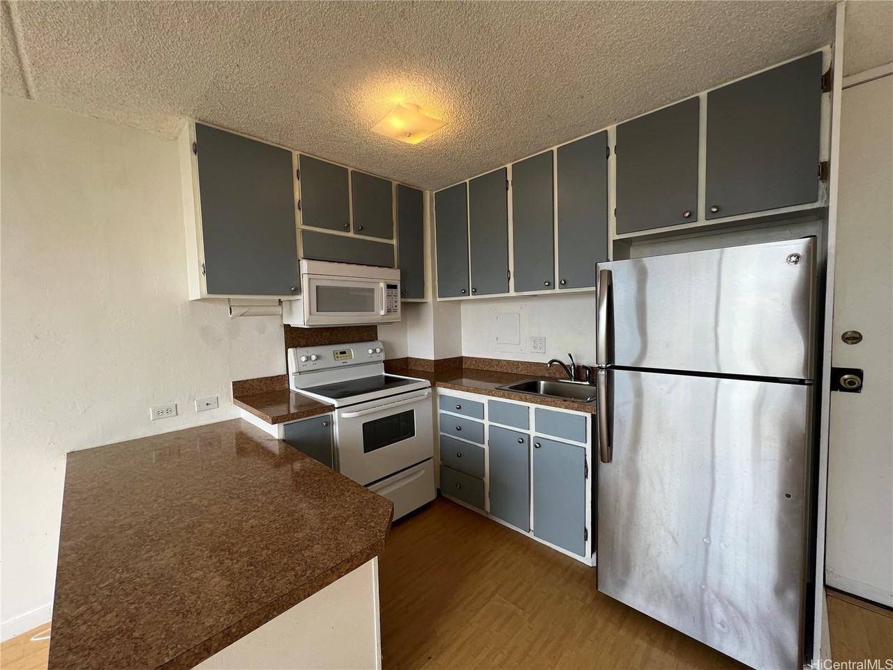 2845 Waialae Ave #513 - Photo 3 of 8