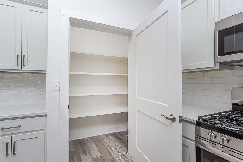 211 E Bridge Rd - Photo 5 of 9