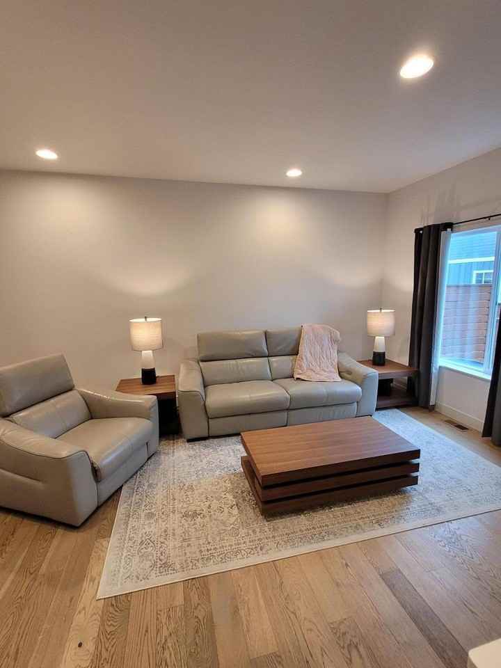 203 9th St Se - Photo 3 of 19