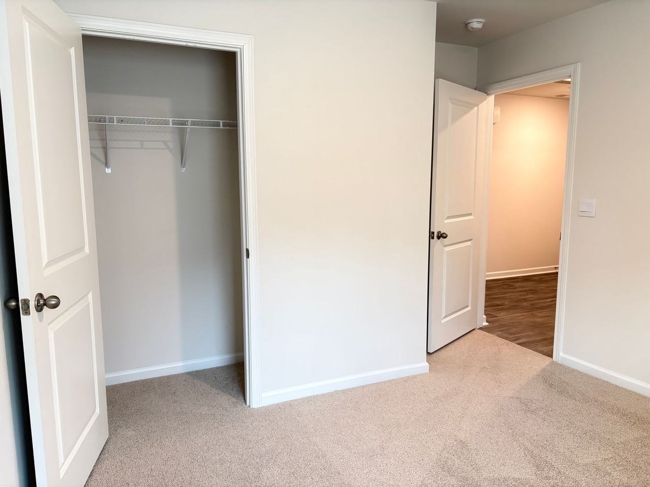 6337 Cedar Hill Ct - Photo 5 of 21