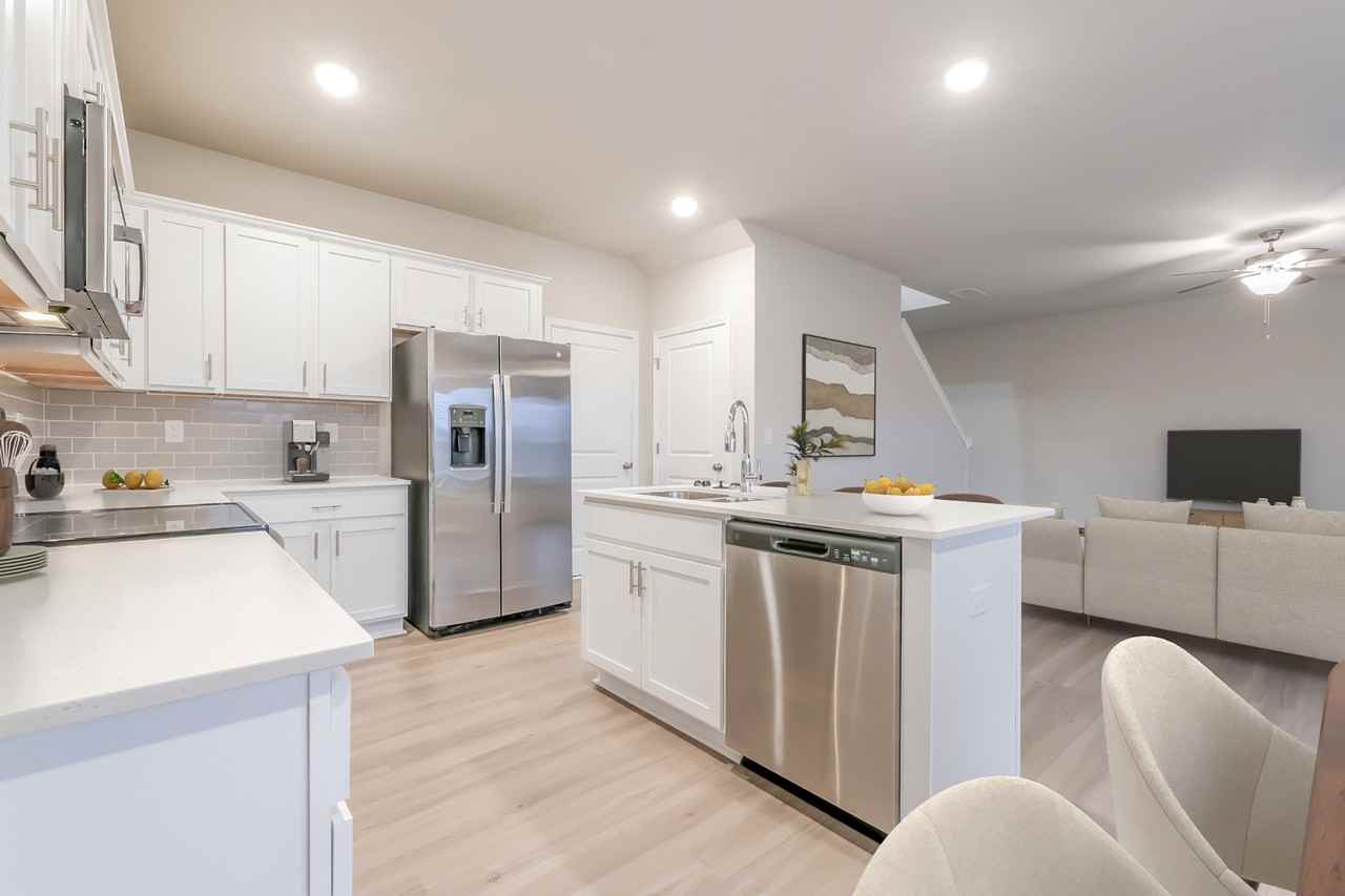 3405 Lilac Creek Trl - Photo 3 of 39