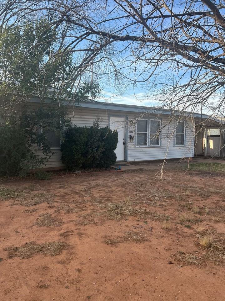 1362 S Bowie Dr - Photo 2 of 8