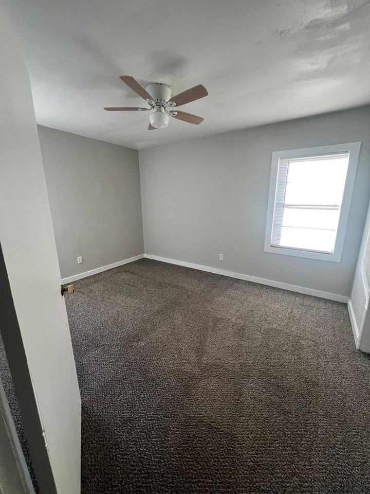 1362 S Bowie Dr - Photo 5 of 8