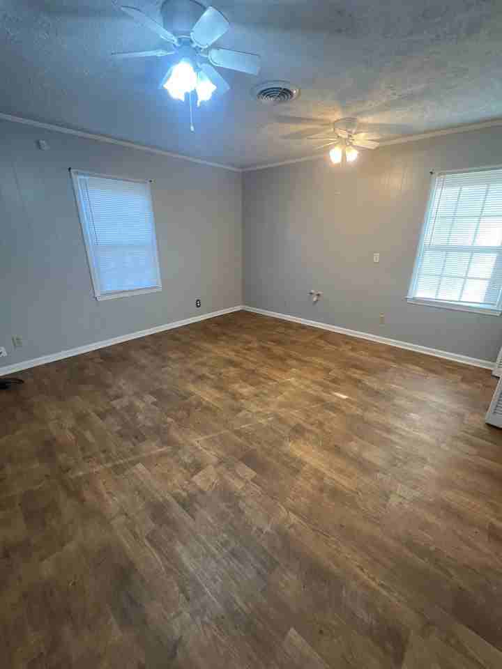 204 W 5th St - Photo 3 of 20