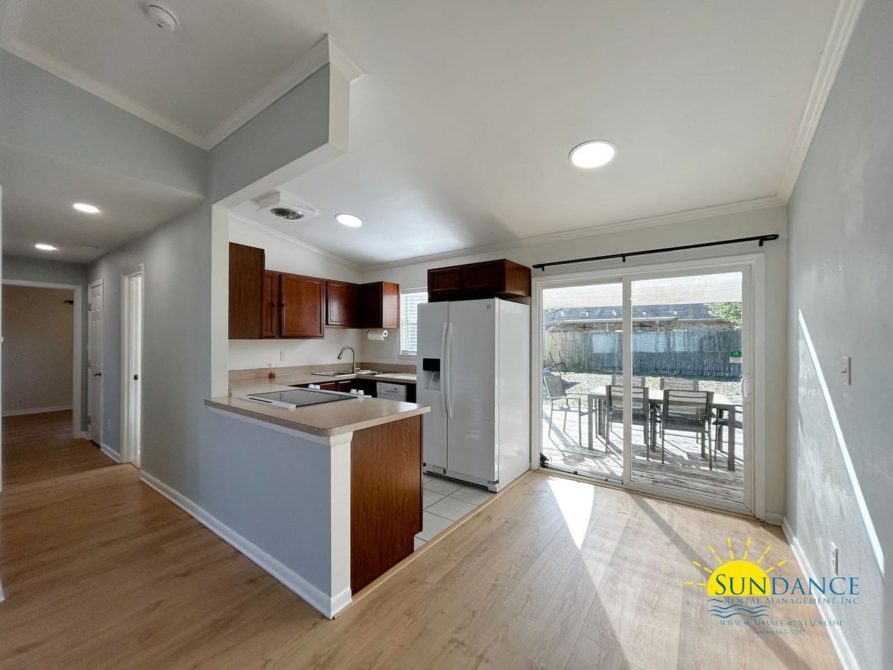 617 Manchester Rd - Photo 3 of 19