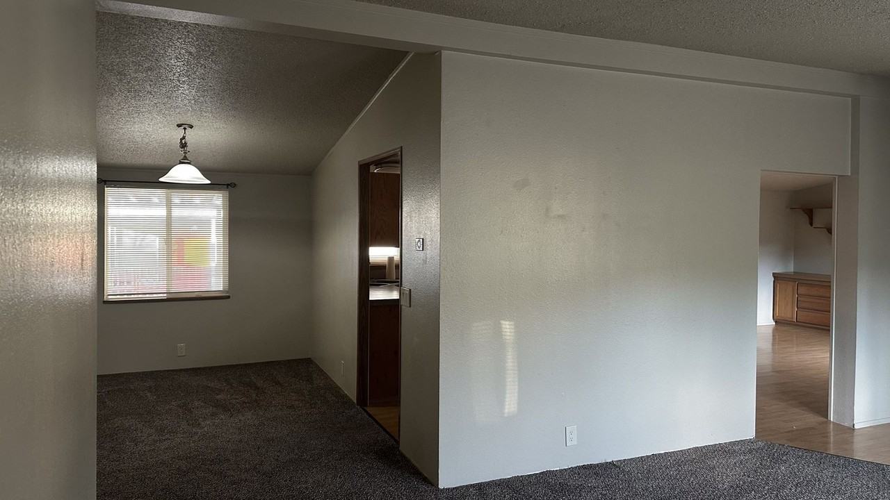 196 Oak Leaf Ln - Photo 6 of 21