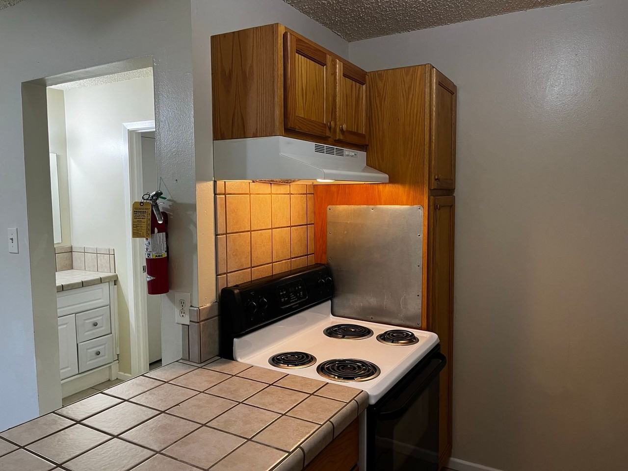 Hampton Arms - Photo 2 of 10