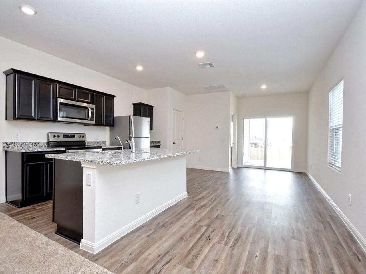 19400 Caymus Dr - Photo 5 of 42