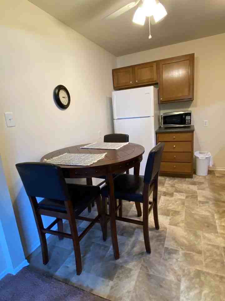 Colonial West Apartments - Photo 6 of 34