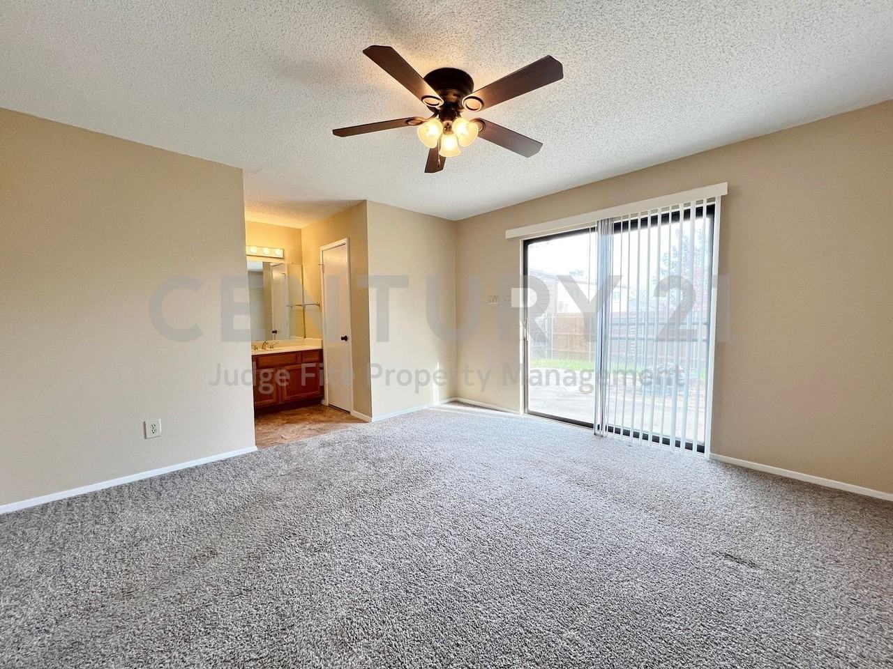 5429 Gregory Dr - Photo 7 of 12