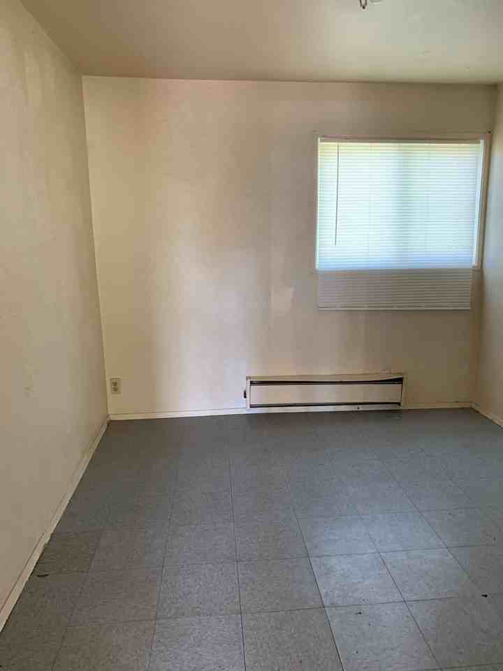 2334 Oak Ave - Photo 2 of 3