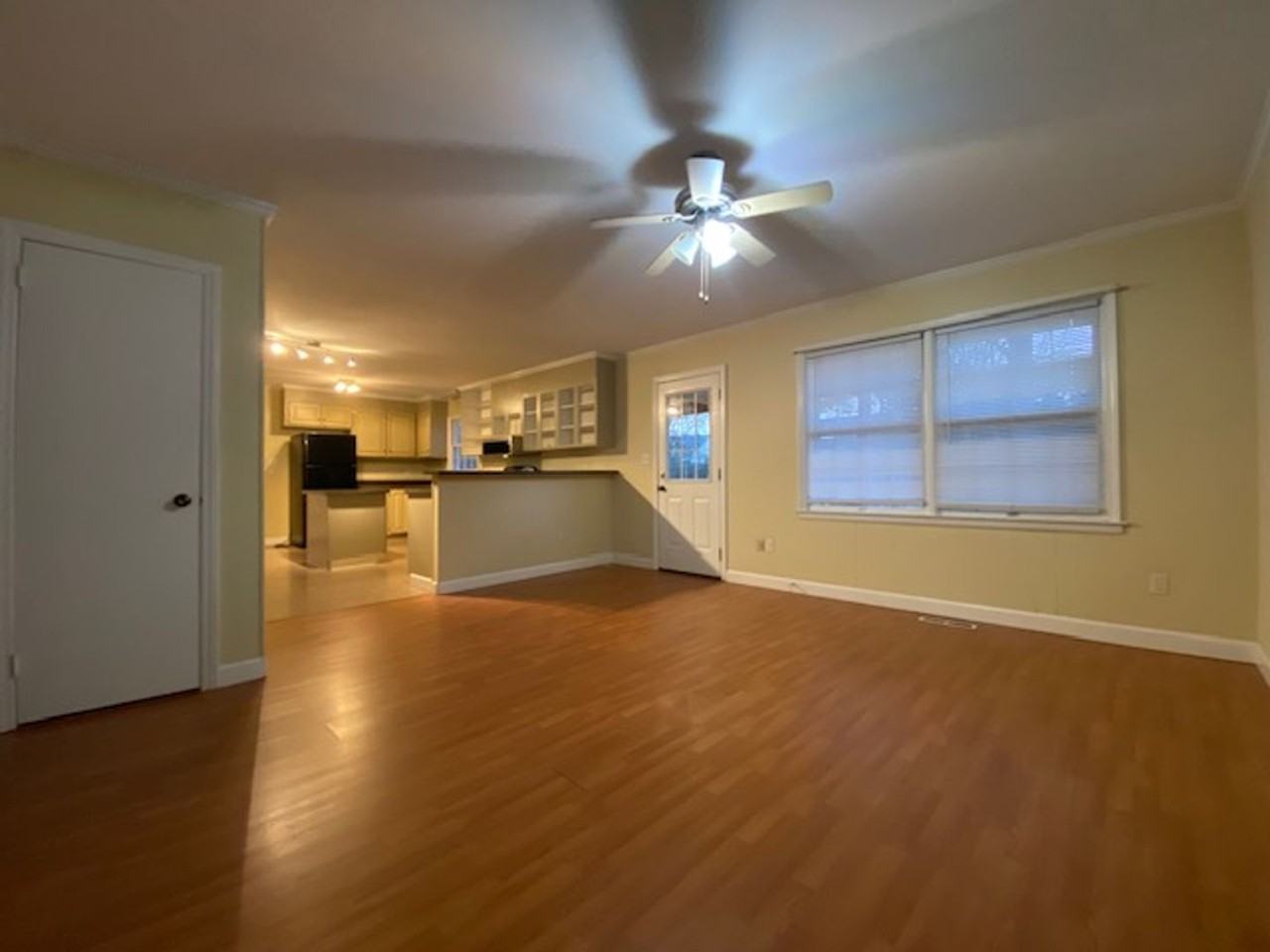 6523 Pamela St - Photo 7 of 15