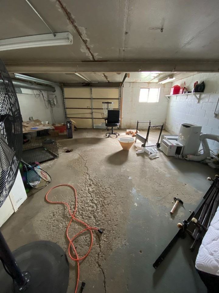 388 Republic St - Photo 6 of 28