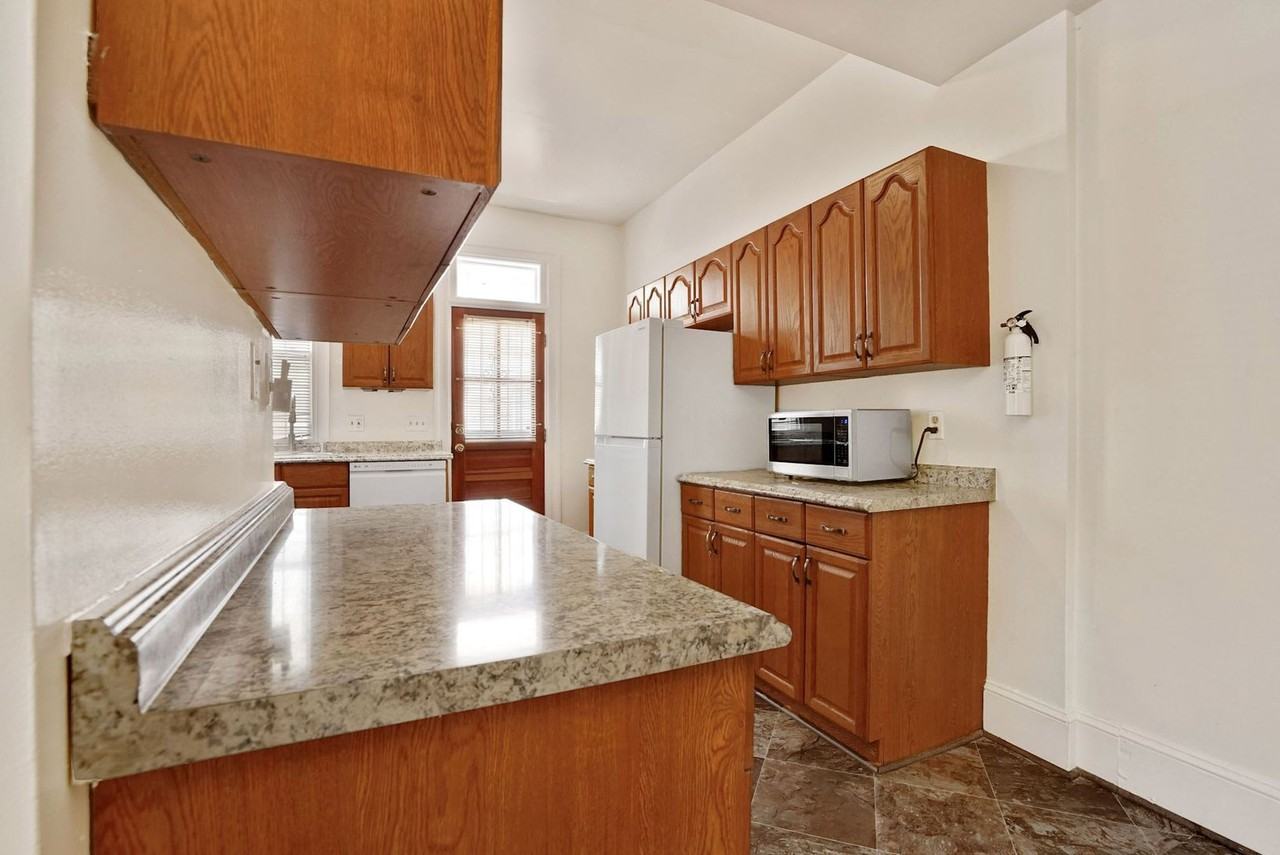 1925 S St Nw #B - Photo 7 of 37