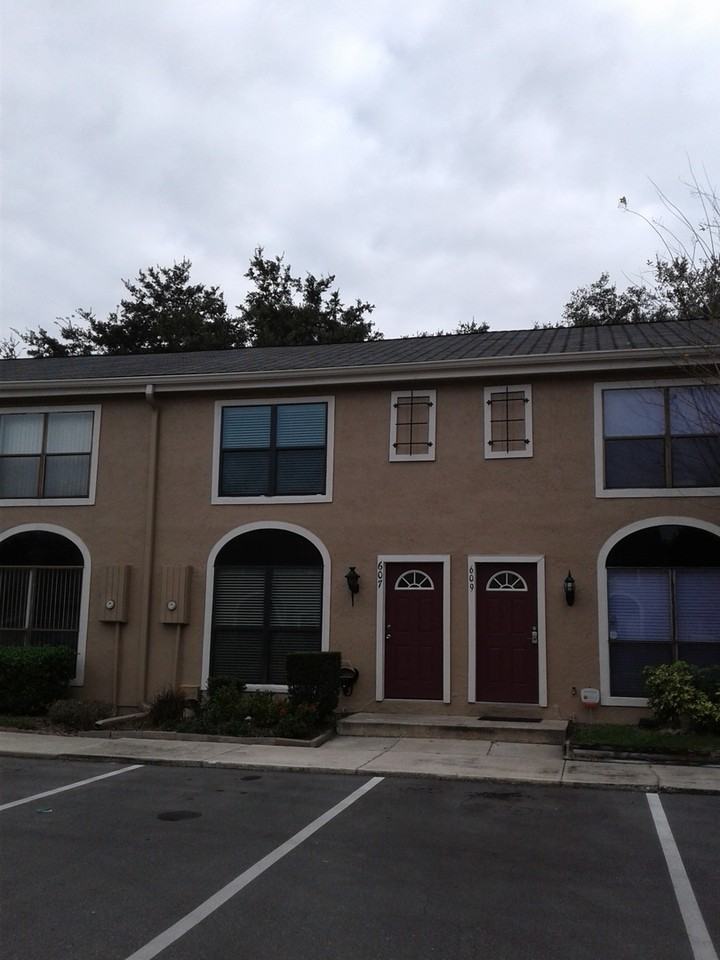 607 Casa Park Ct E #E - Photo 2 of 14