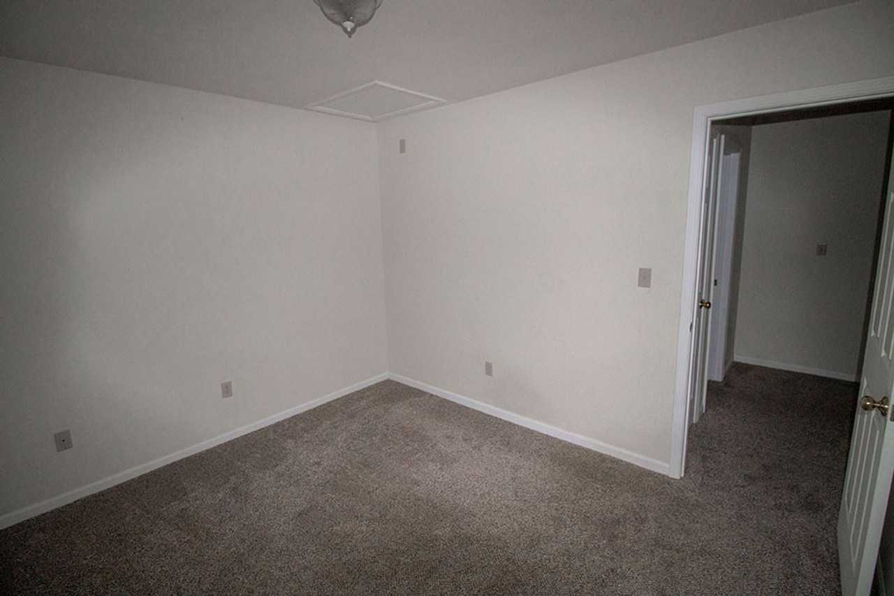 1408 Godas Dr - Photo 6 of 27