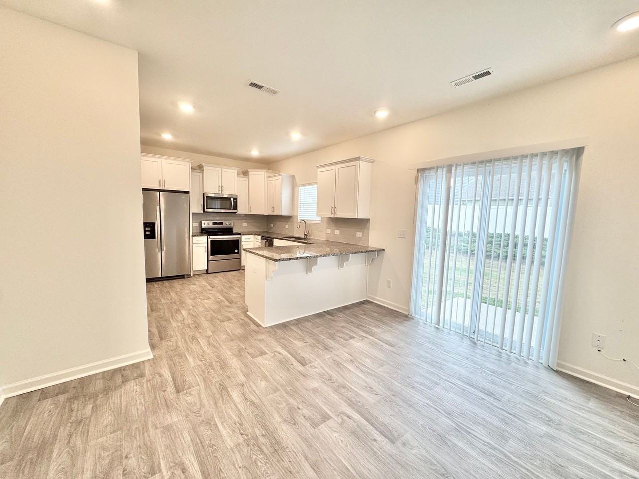 7020 Duncan Acres Dr - Photo 2 of 13