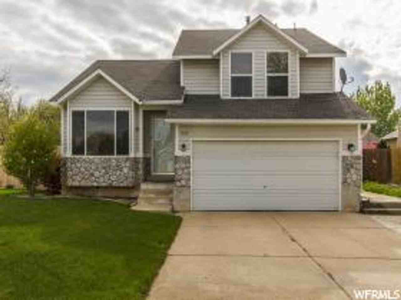 1220 N 250 W - Photo 2 of 19