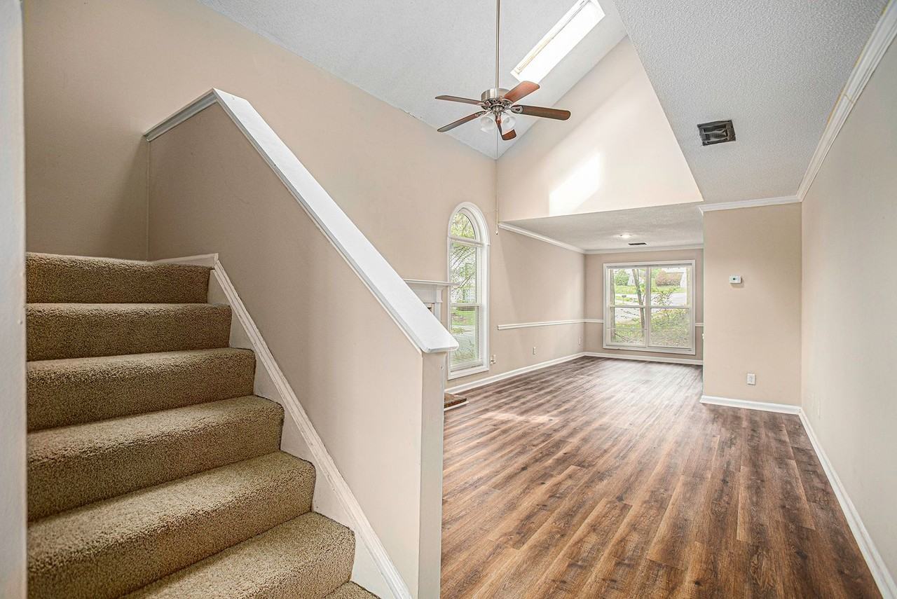 6592 Anson Ct - Photo 3 of 18