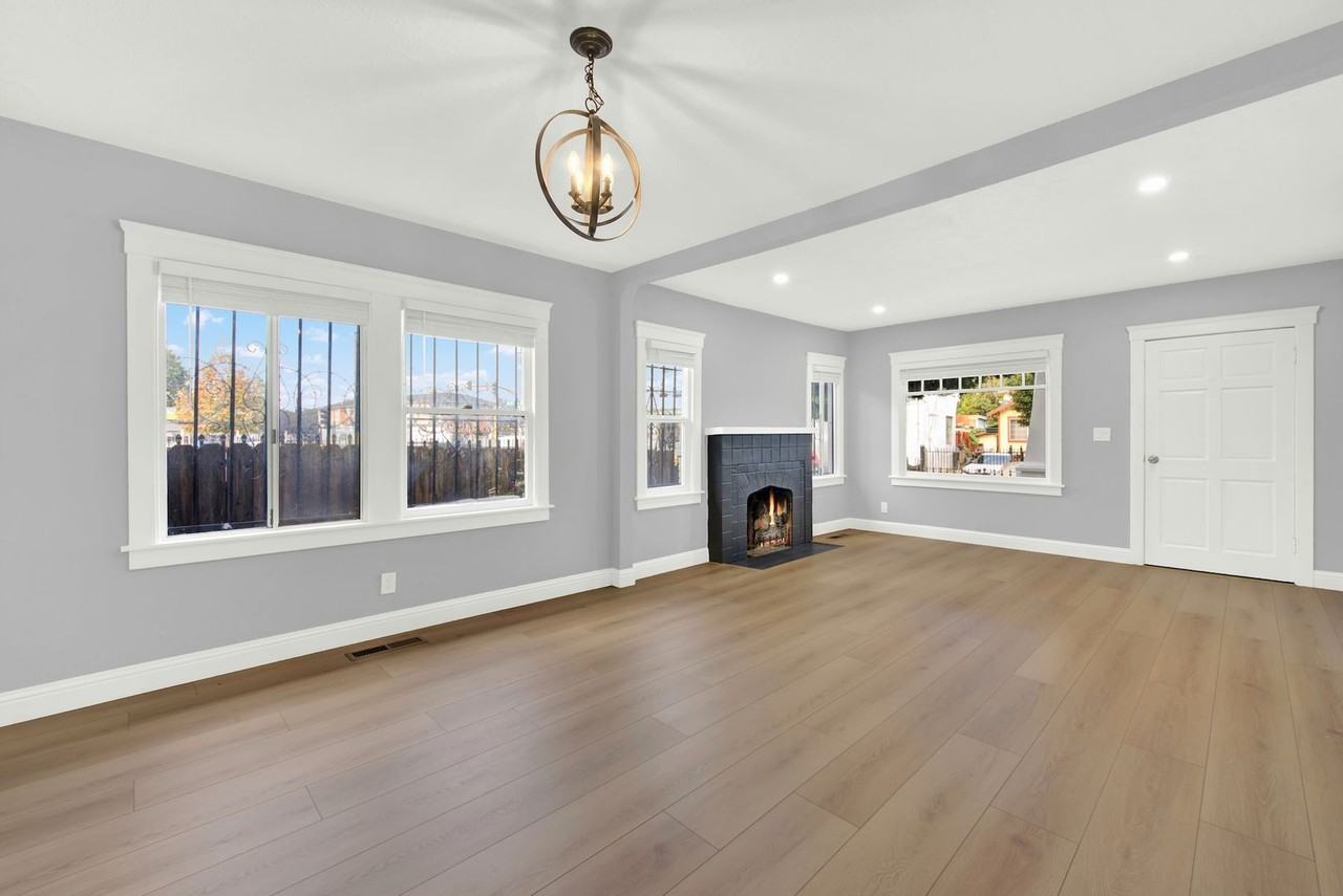 1418 102nd Ave - Photo 4 of 23