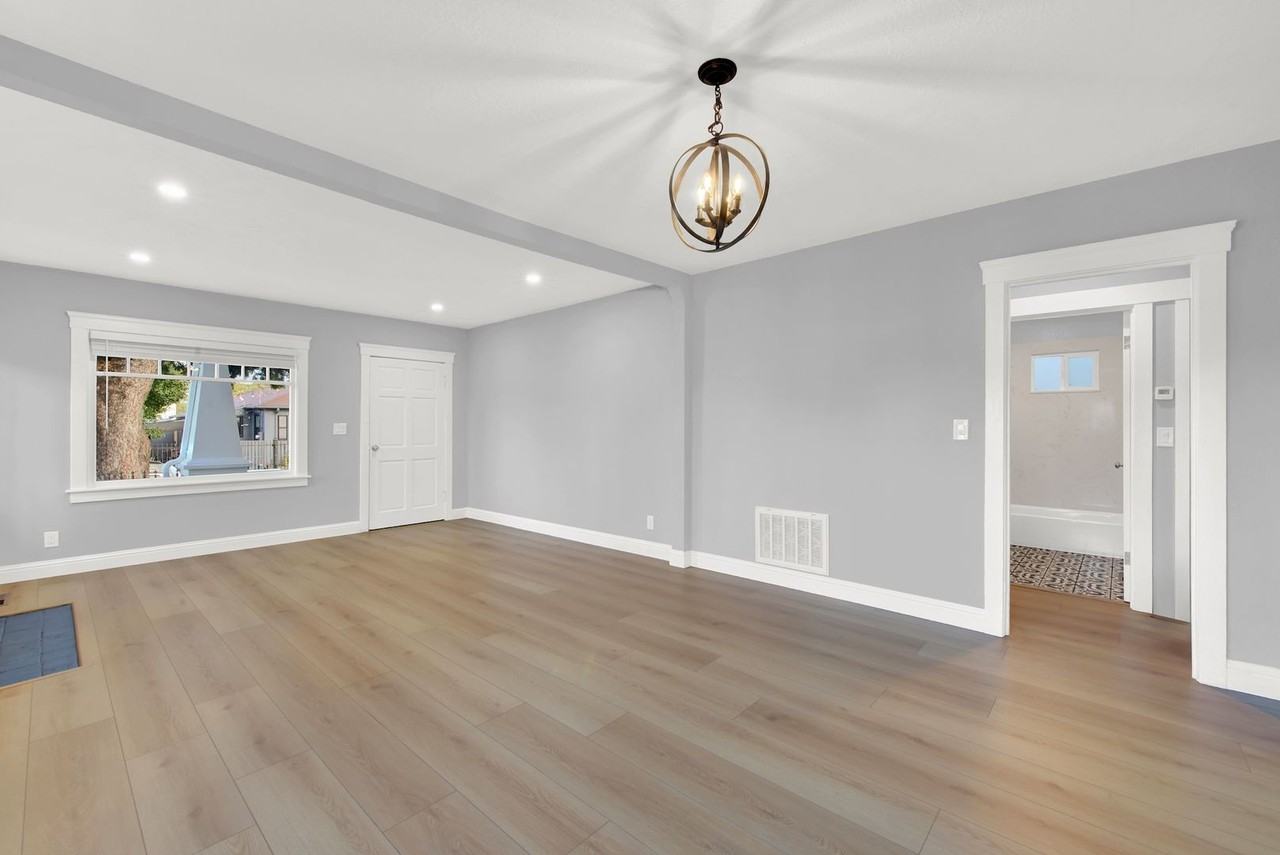 1418 102nd Ave - Photo 5 of 23