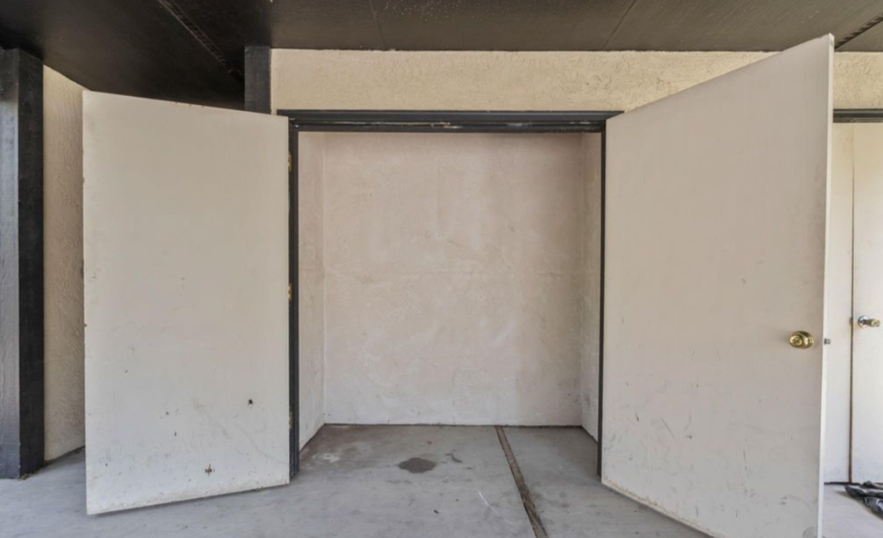 7060 W Colehaven Ln - Photo 3 of 13