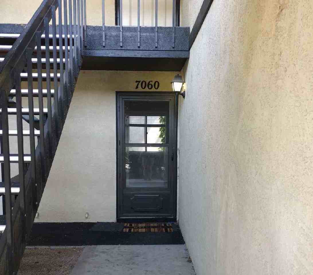 7060 W Colehaven Ln - Photo 4 of 13