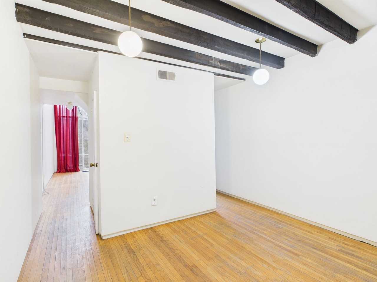 236 Spruce St - Photo 4 of 20