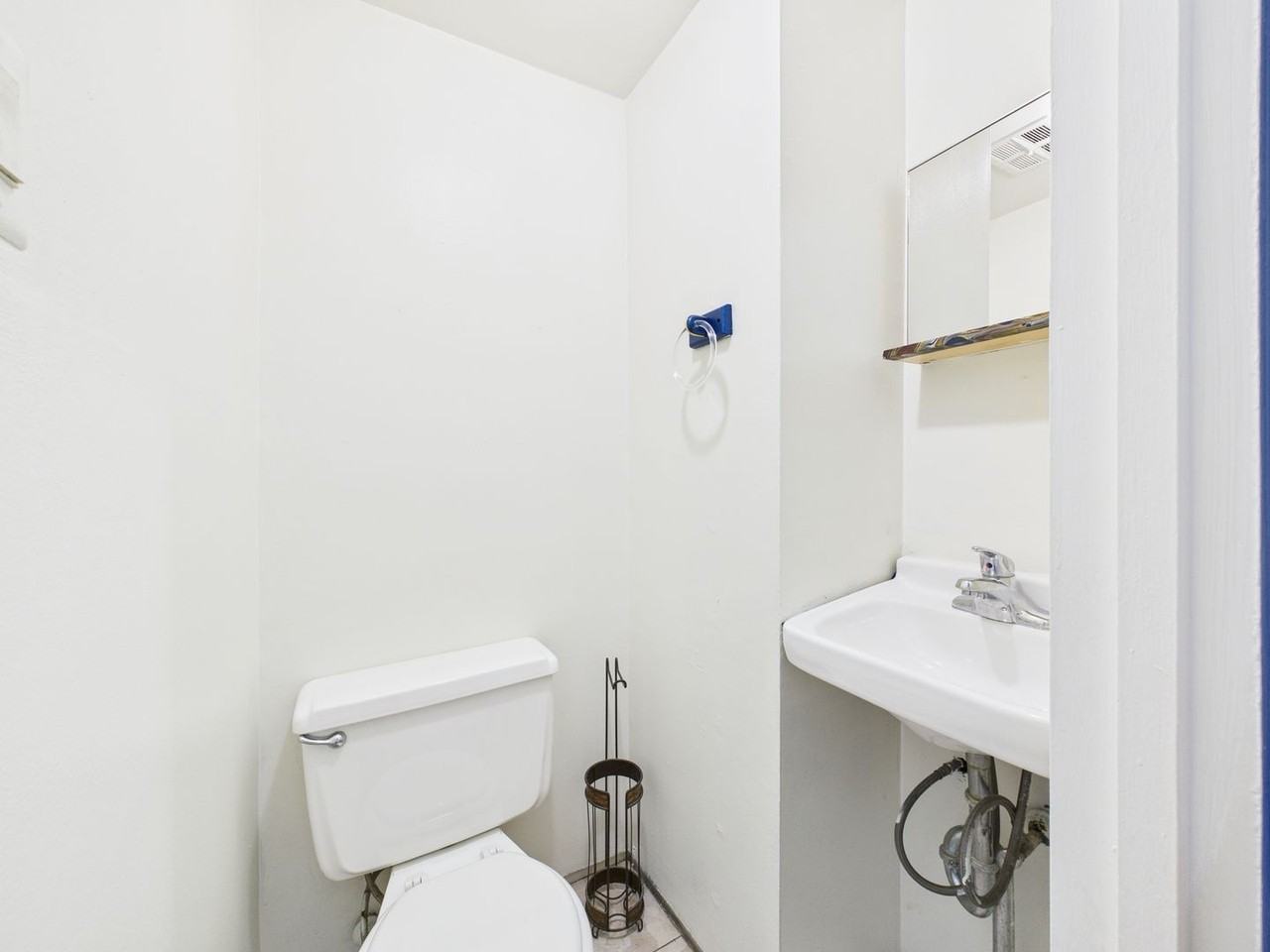 236 Spruce St - Photo 7 of 20