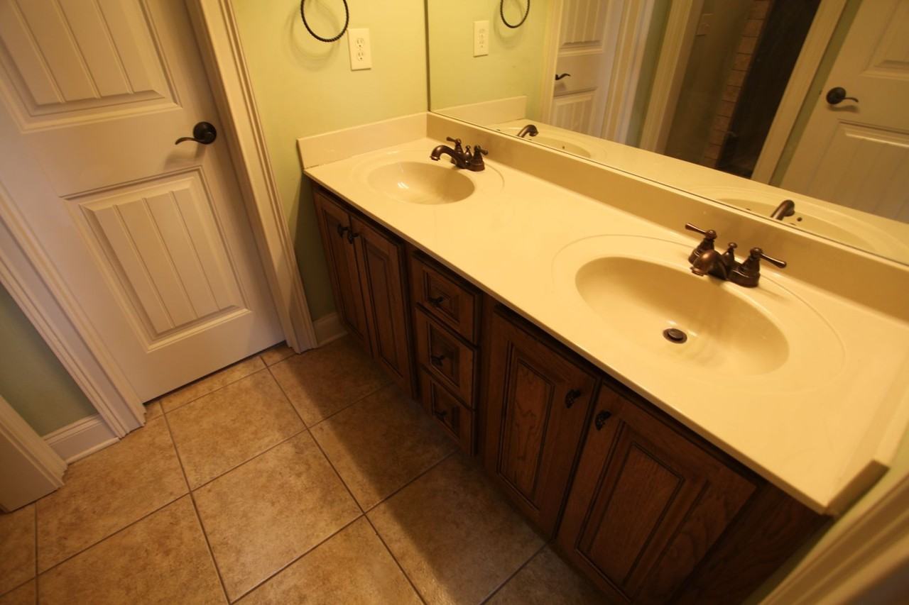 1080 Runningvine Ln - Photo 2 of 11