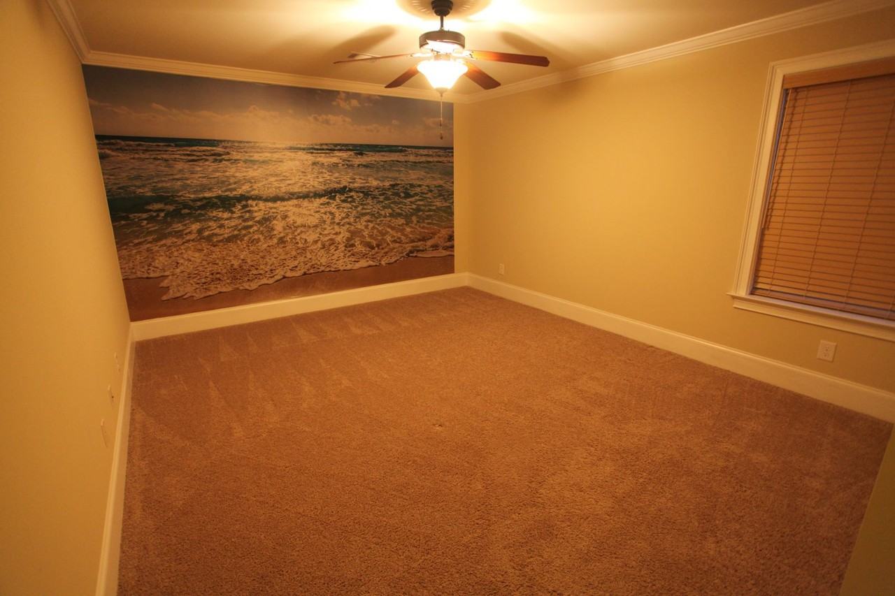 693 Banbury St - Photo 5 of 21