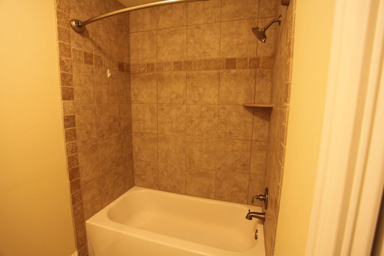 693 Banbury St - Photo 4 of 21