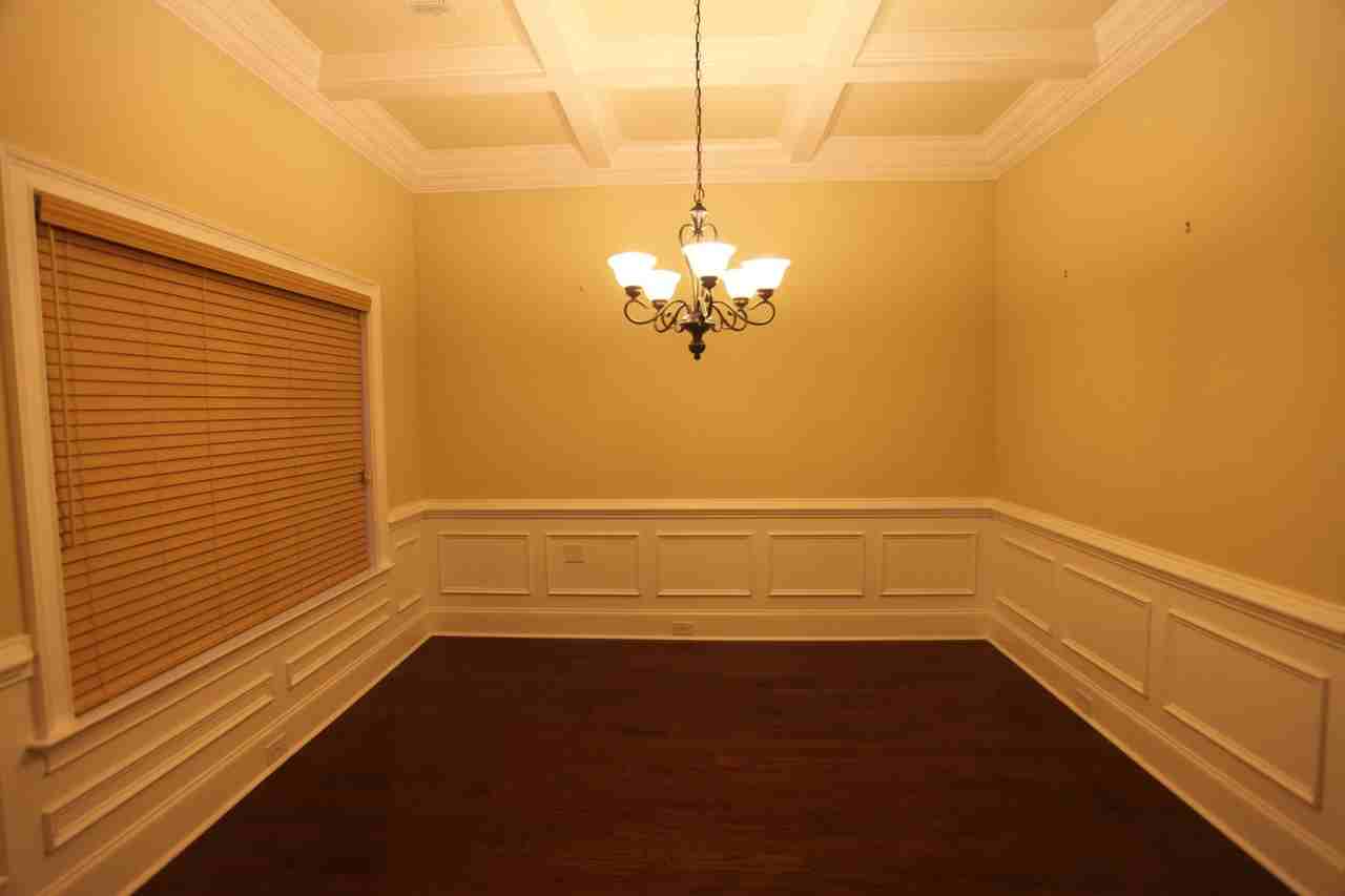 693 Banbury St - Photo 6 of 21