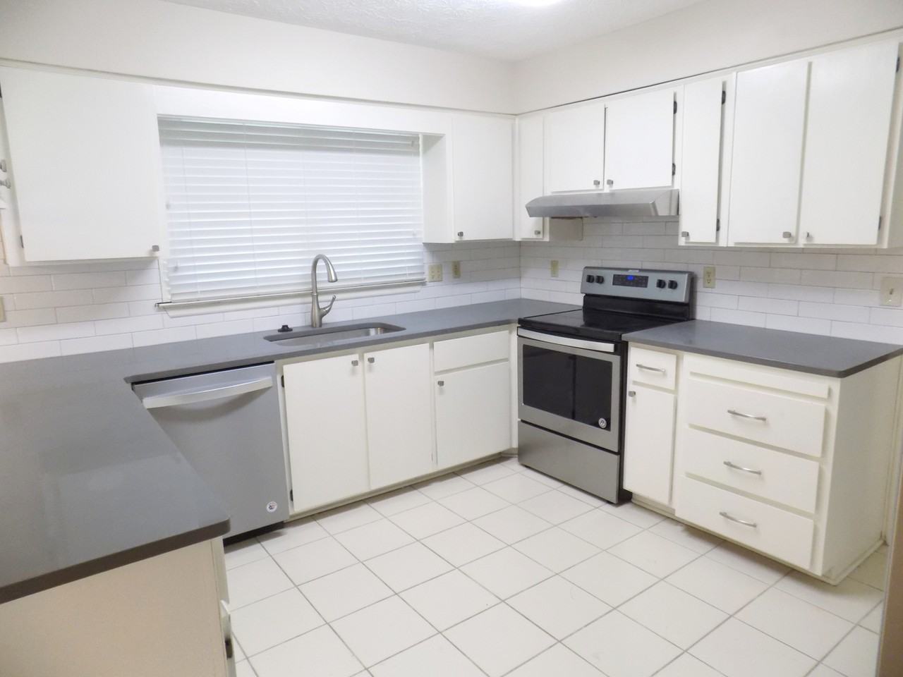 3 Cutler Dr - Photo 7 of 21