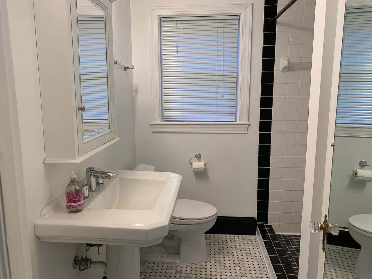 703 Kimbrough St - Photo 6 of 25