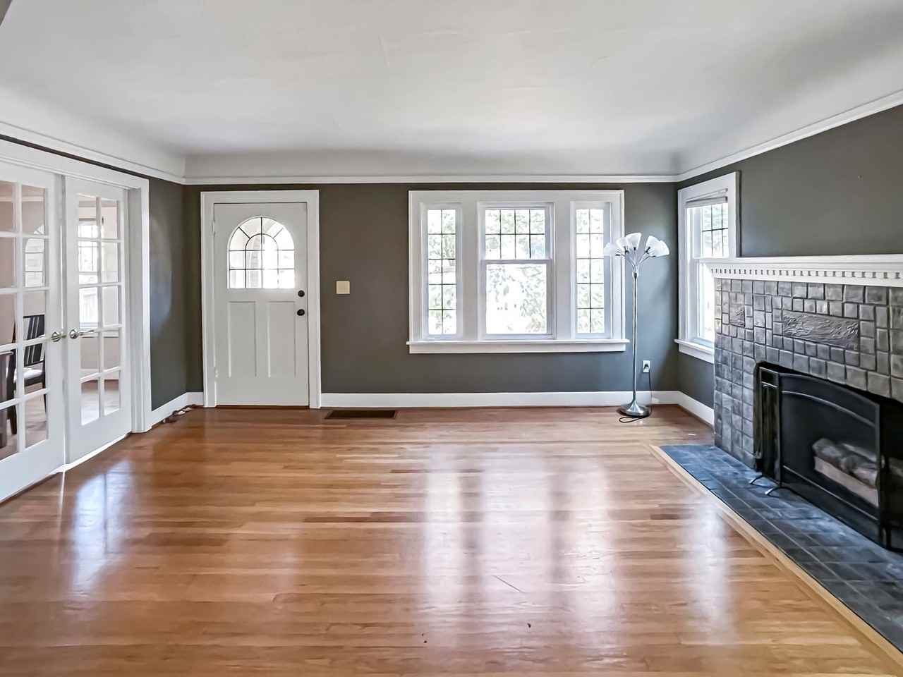 2517 Ne 65th St - Photo 3 of 12