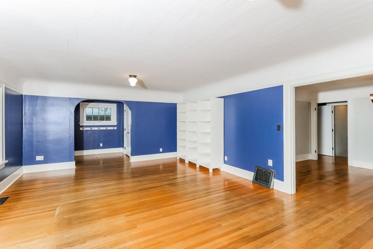 7048 17th Ave Ne - Photo 2 of 29