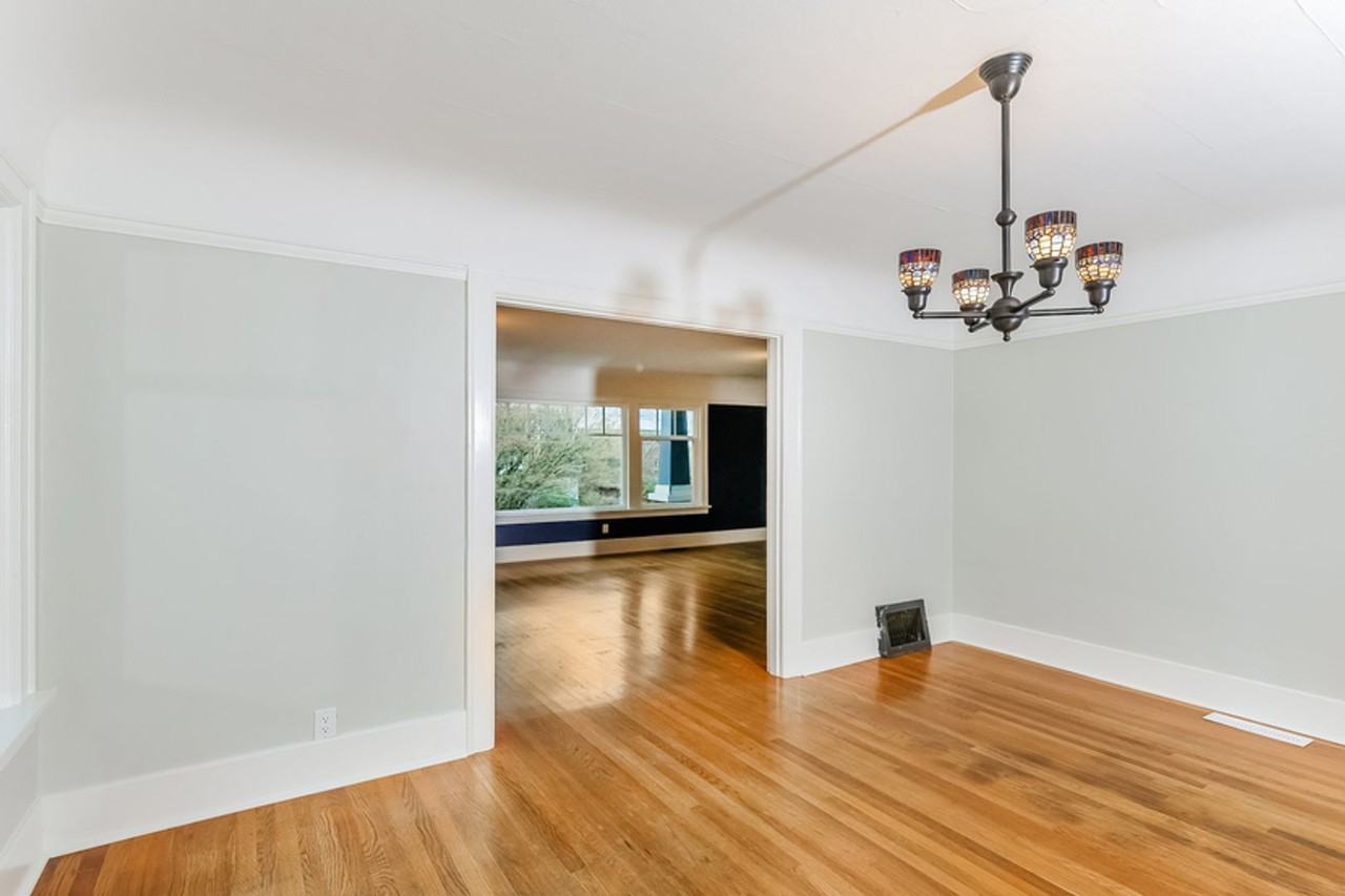 7048 17th Ave Ne - Photo 4 of 29