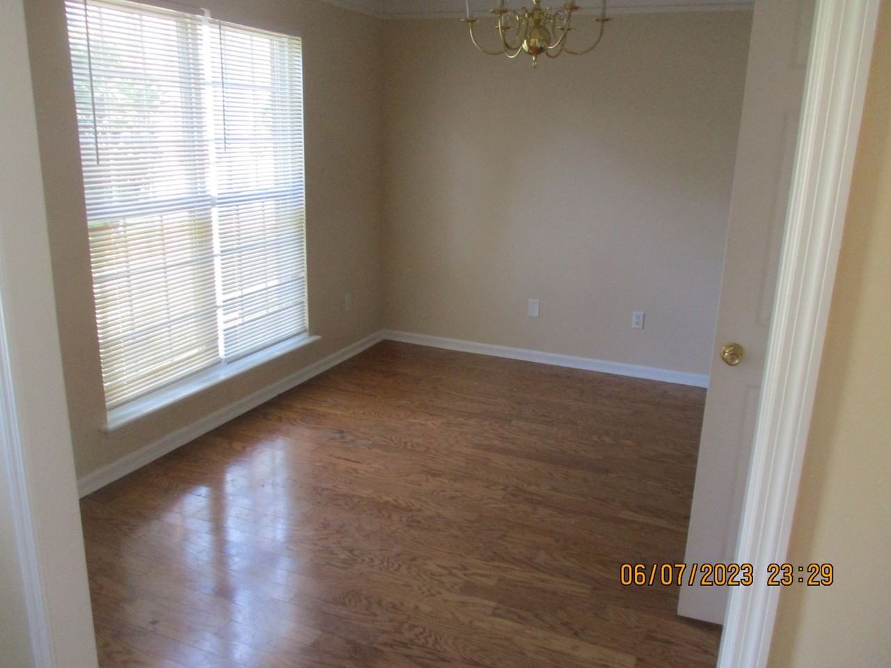 2728 Quail Run Dr - Photo 3 of 5