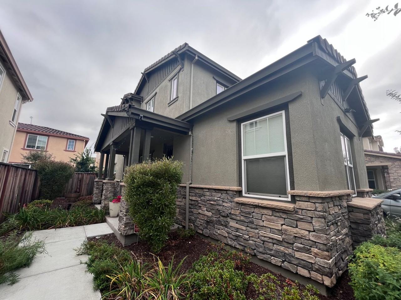 940 Cardoza Ln - Photo 3 of 18