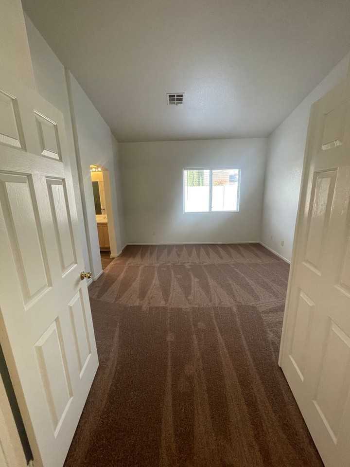 9020 Valley Of Fire Ave - Photo 3 of 15