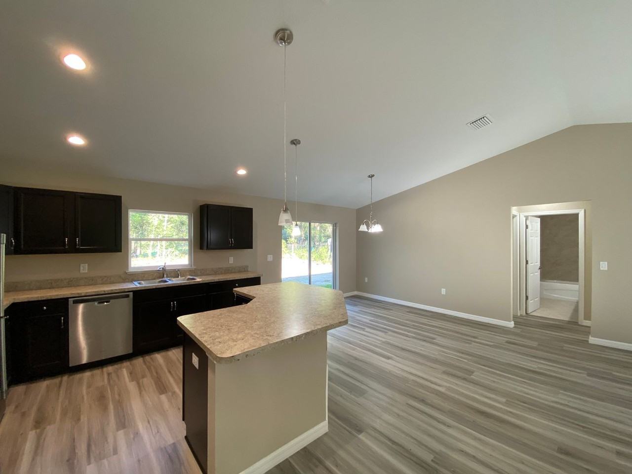 5860 Sw 197th Ter - Photo 7 of 37