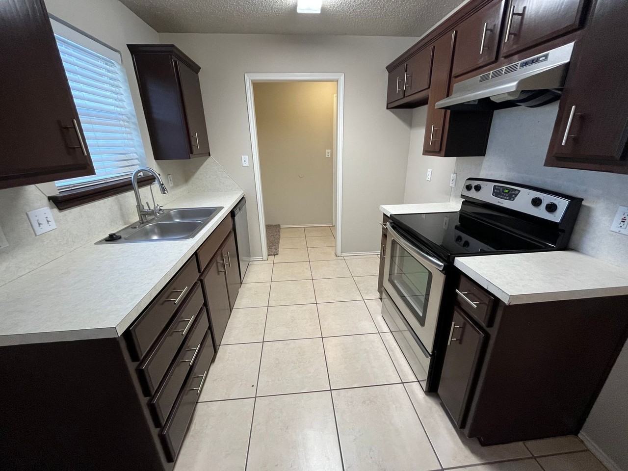 8222 Avenue X - Photo 3 of 15